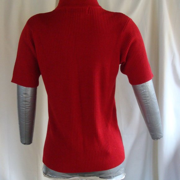 Short Sleeve Sweaters - Picture 2 of 2